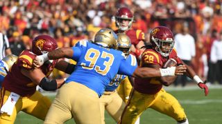 Jay Toia NFL Draft Scouting Report (Scouting Reports). Photo by Richard Mackson-USA TODAY Sports