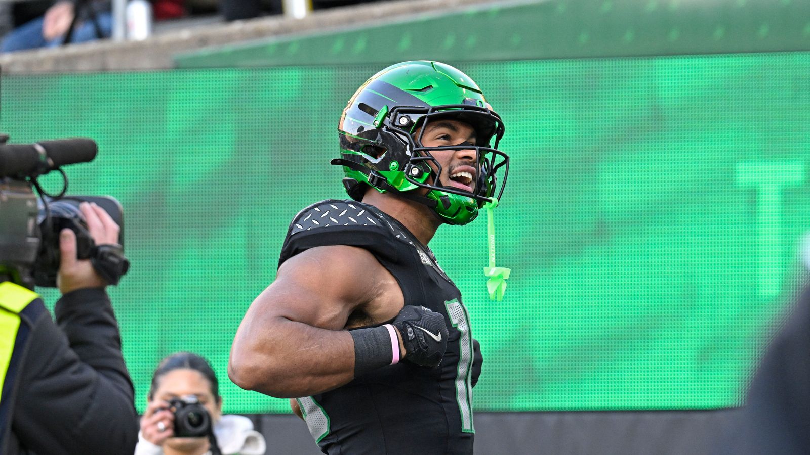 2026 NFL Mock Draft: Only A Month Away! (Mock Drafts). Photo by Troy Wayrynen-Imagn Images